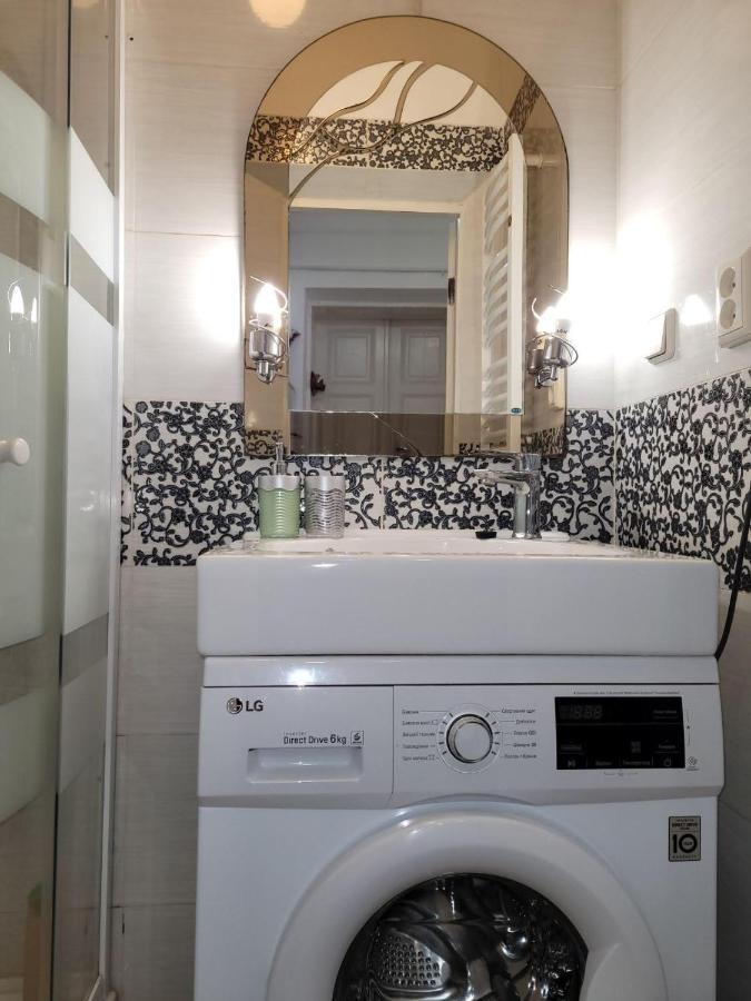 Central Apartment On Rynok Square Lemberg Exterior foto