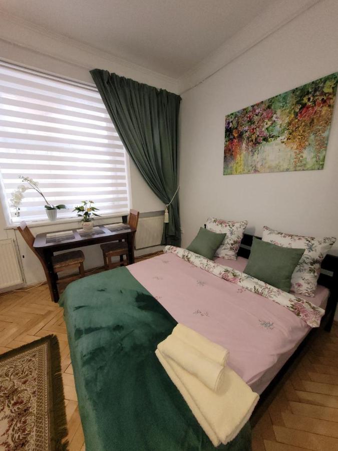 Central Apartment On Rynok Square Lemberg Exterior foto
