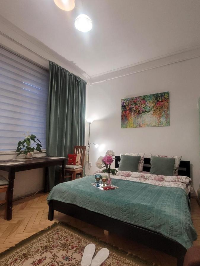Central Apartment On Rynok Square Lemberg Exterior foto